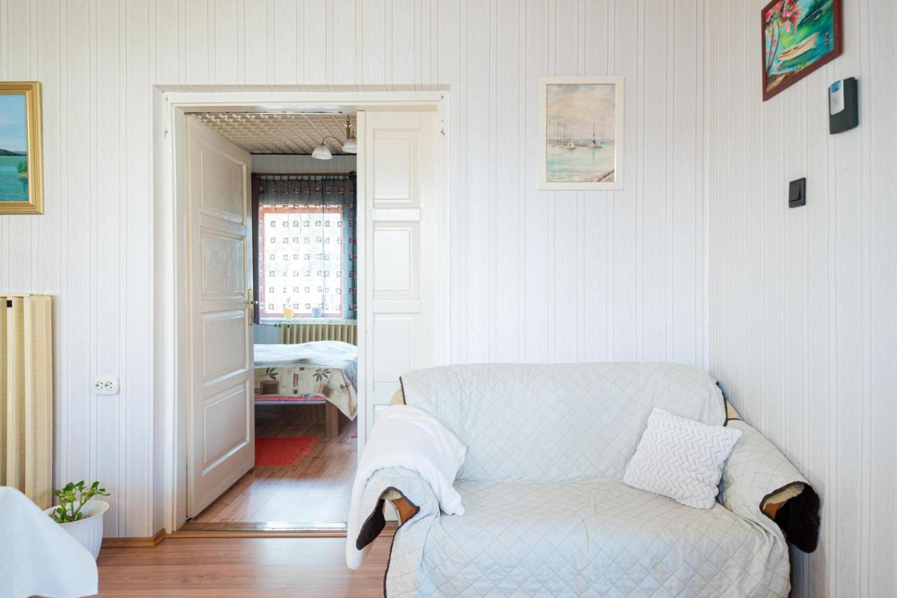 Vadkacsa Apartmanhaz Medencevel Zamárdi Exterior photo