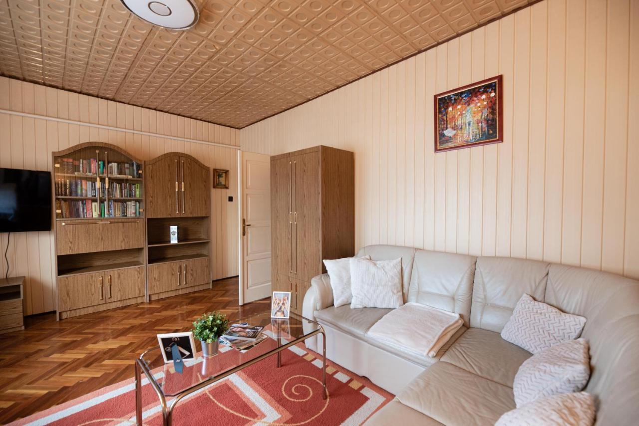 Vadkacsa Apartmanhaz Medencevel Zamárdi Exterior photo