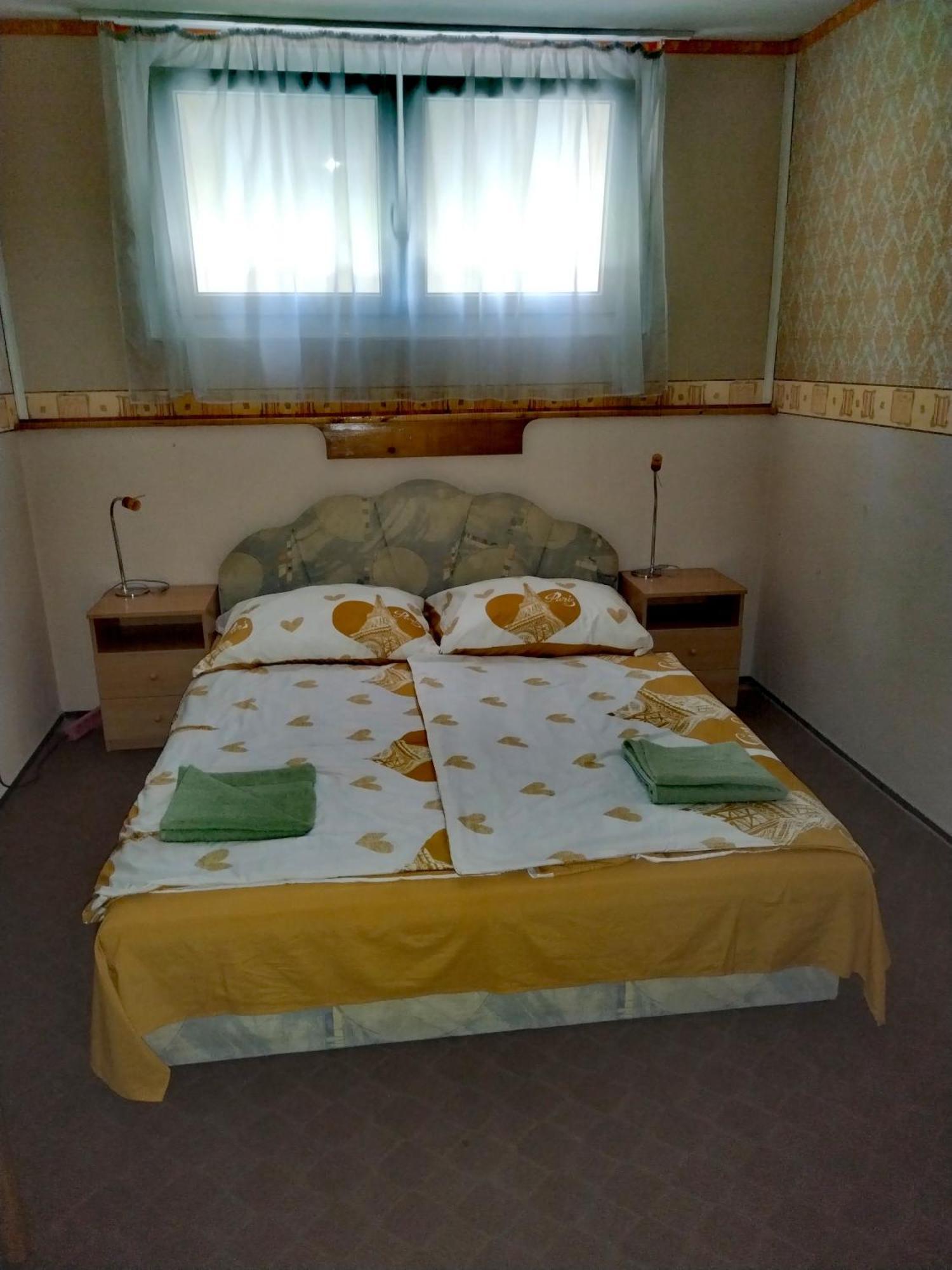 Vadkacsa Apartmanhaz Medencevel Zamárdi Exterior photo